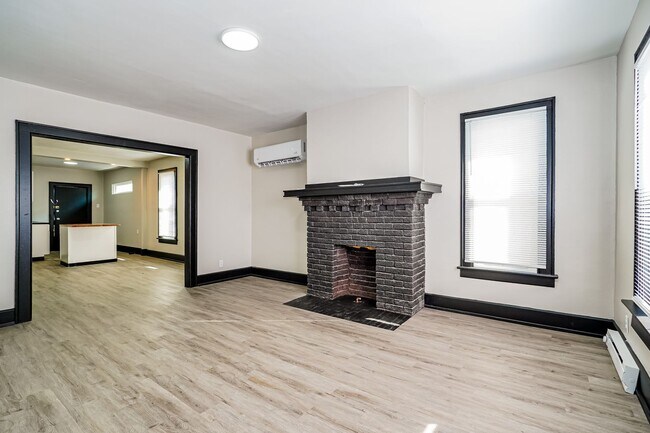 Foto del edificio - 98-100 N Hague Ave