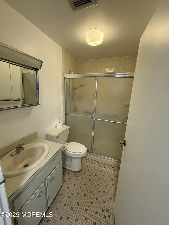 Building Photo - 435D Picardy Ct