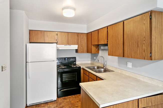 Building Photo - 17754 Rosewood Dr