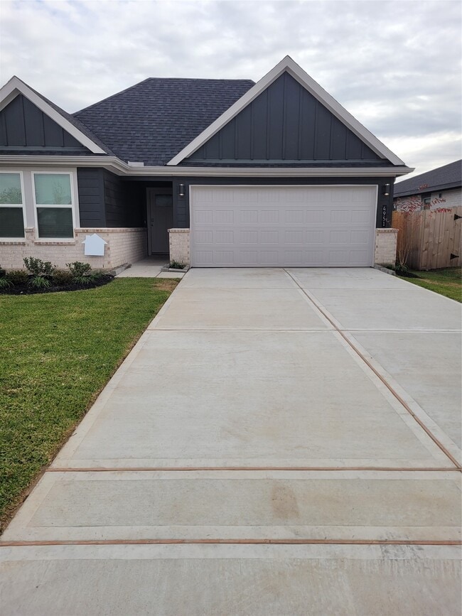 Building Photo - 4951 Pne Hvn Ln