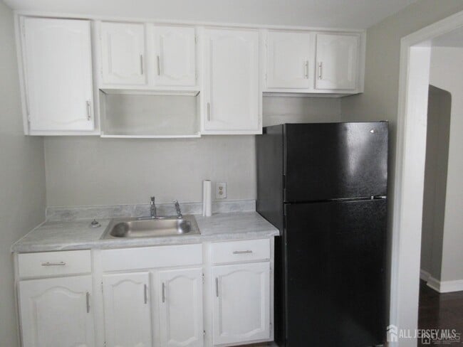 Building Photo - 815 2nd St