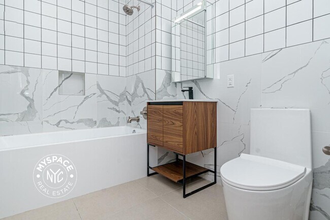 Foto del edificio - 251 Front St