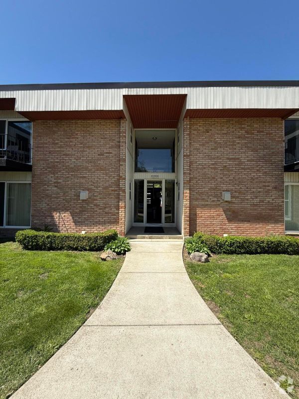 Building Photo - 4190 Rochester Rd