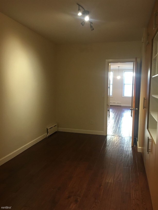 Foto del edificio - 2 br, 1 bath  - 2027 Harman St 1