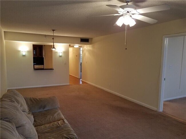 Building Photo - 3300 W Rolling Hills Cir
