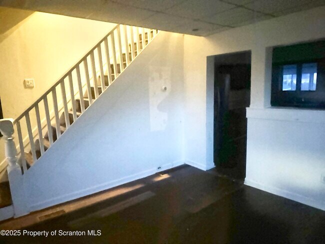 Building Photo - 526 N Fillmore Ave