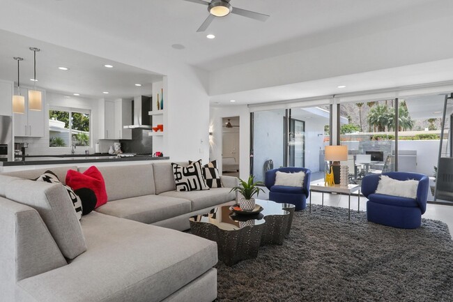 Foto del edificio - 76770 Lark Dr