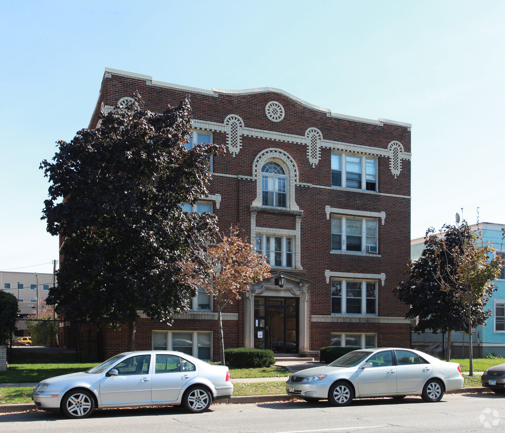 Building Photo - The Balfour Apartments