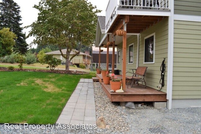 Building Photo - 4 br, 2 bath House - 4916 Vista Place