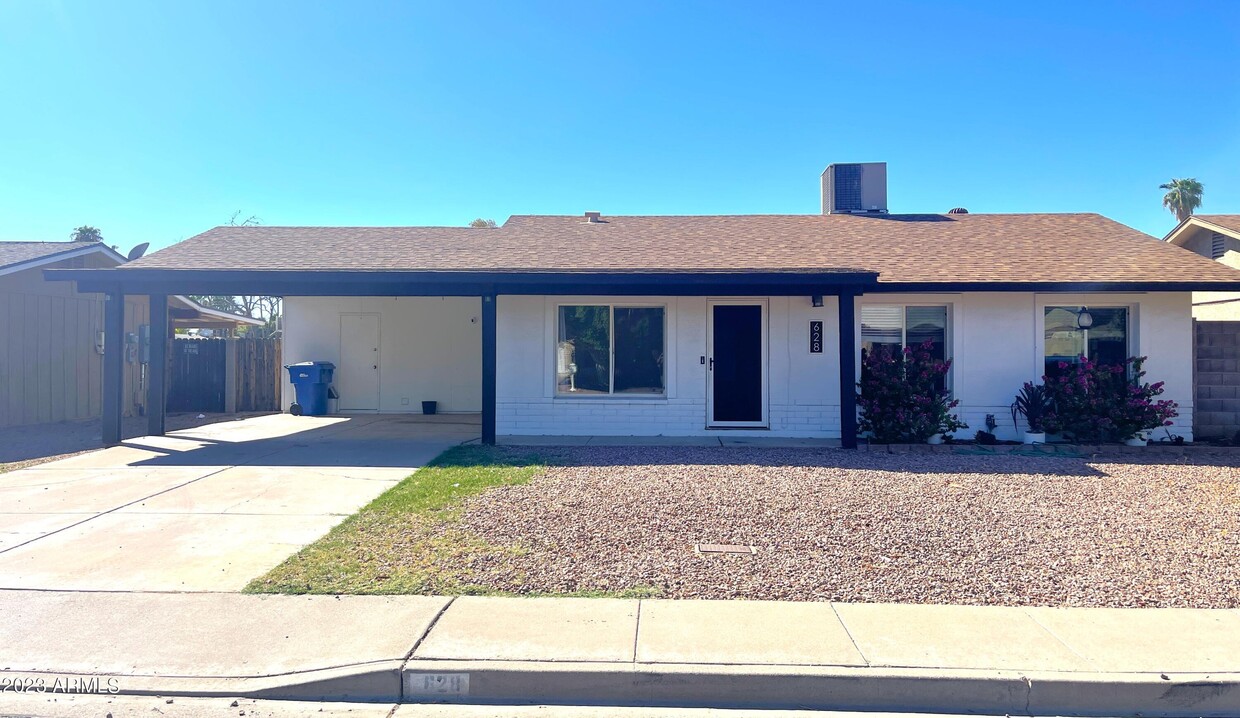 Primary Photo - 628 N Santa Anna