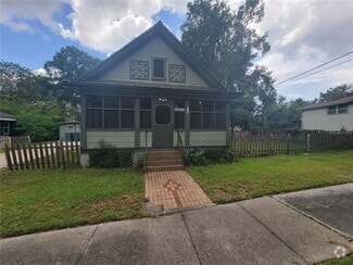 Building Photo - 217 NE Tuscawilla Ave