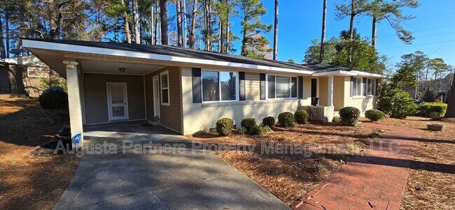 Foto del edificio - 403 Aumond Rd