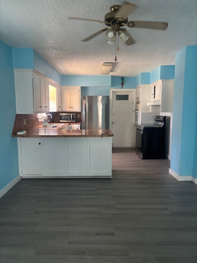 Foto principal - 1310 Windy Hill Rd
