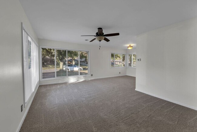 Building Photo - 32725 Barkley St