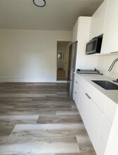 Building Photo - 111 SW 31st Ct