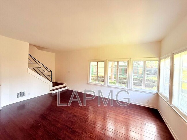 Foto del edificio - 7660 Hollywood Blvd