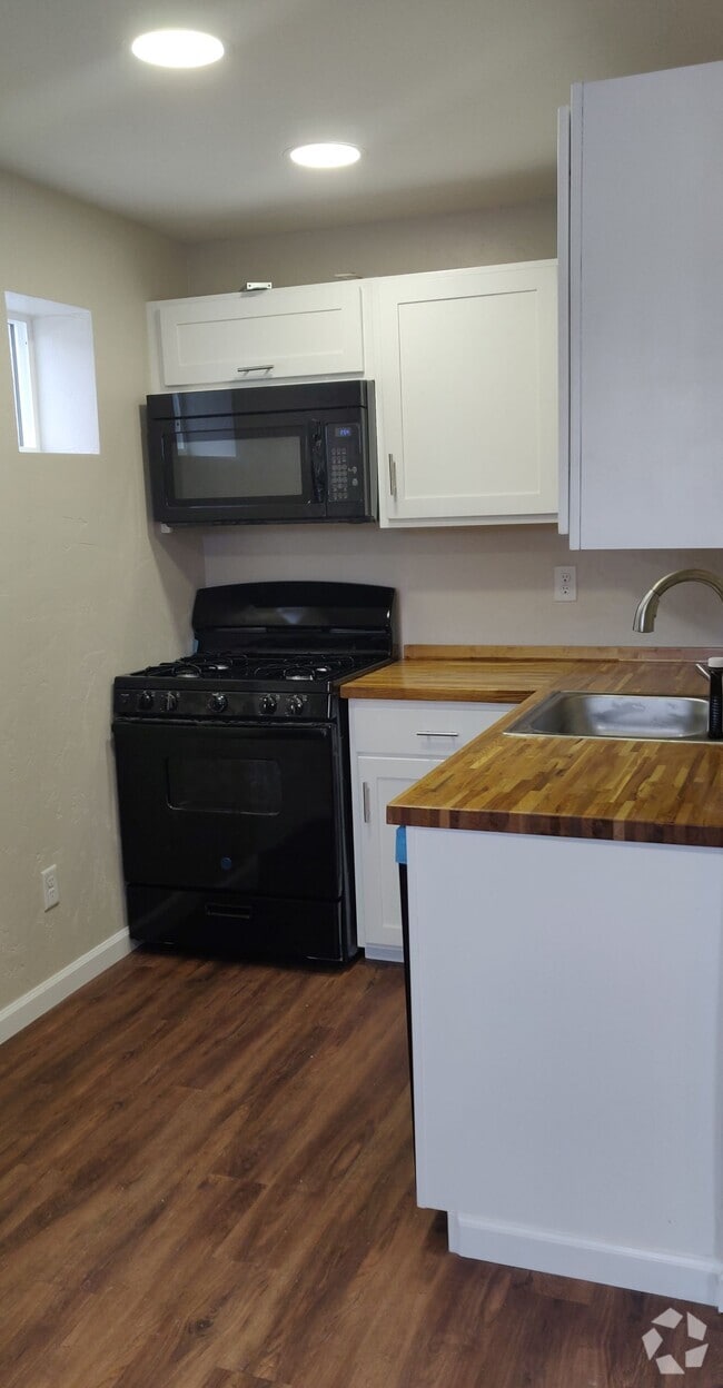 Building Photo - 24 W Rillito St
