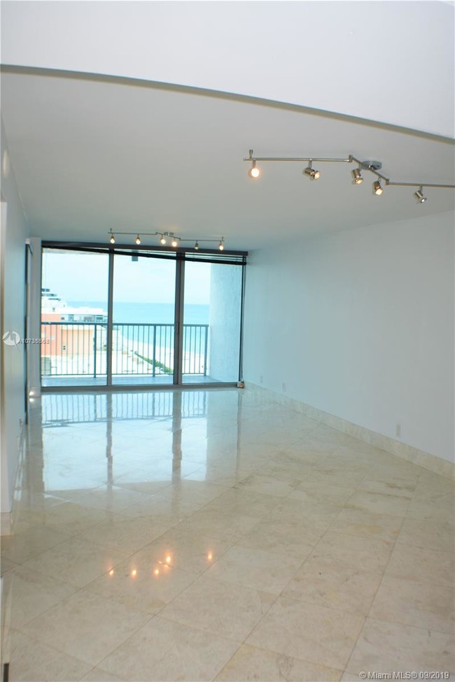 Foto del edificio - 2655 Collins Ave