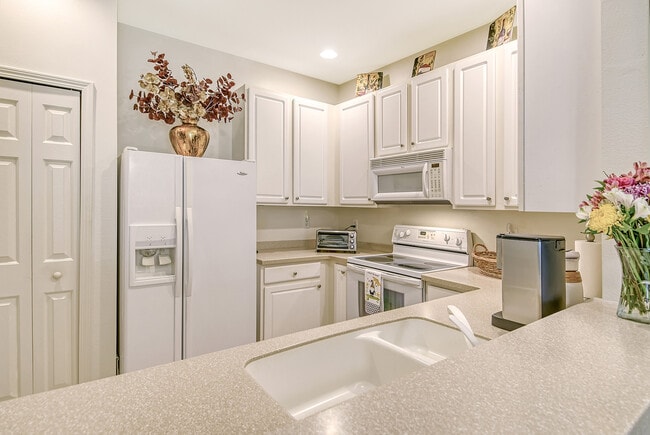 Foto del edificio - 3645 Parkridge Cir