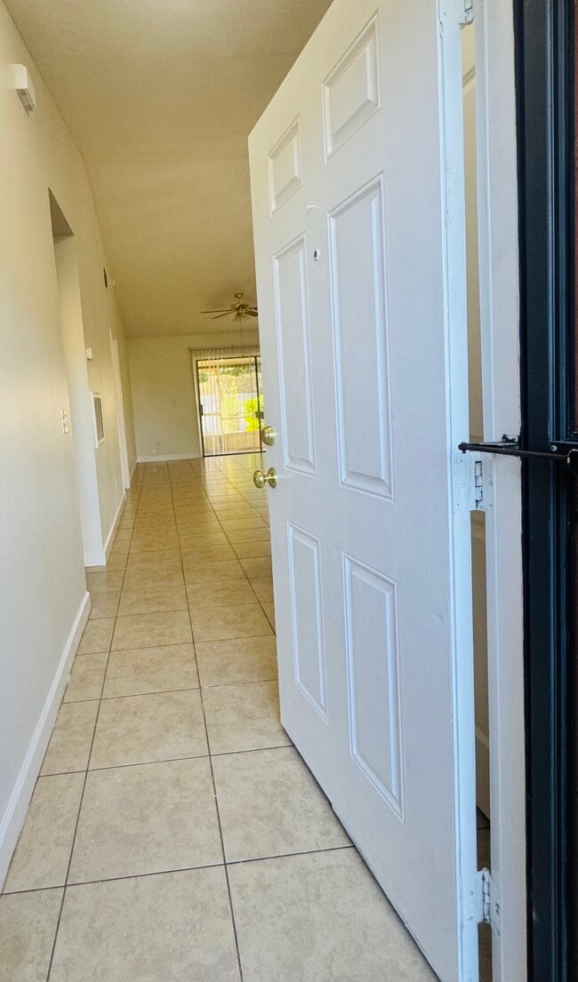 Building Photo - 38 Silver Oak Cir