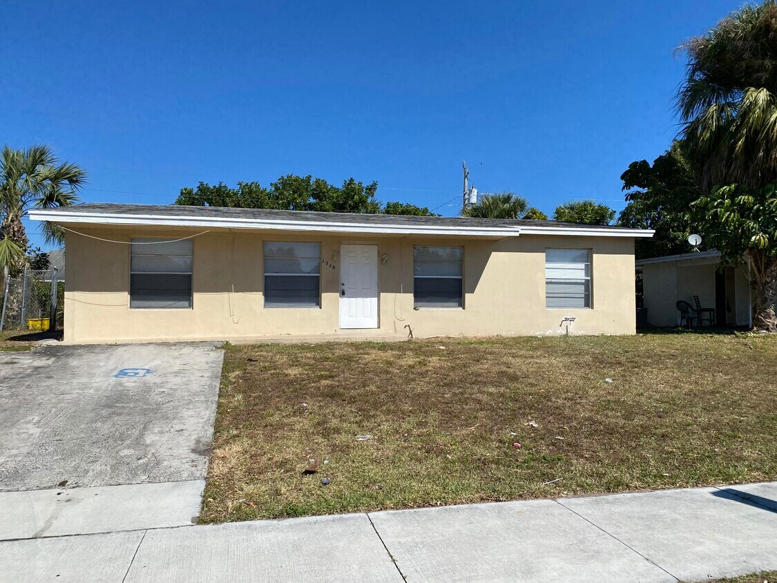 1530 W 14th St, Riviera Beach, FL 33404 House Rental in Riviera Beach