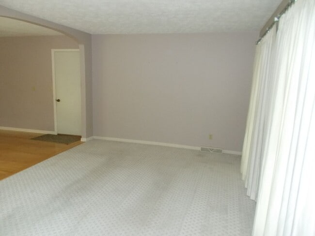 Building Photo - 2250 Autumn Way