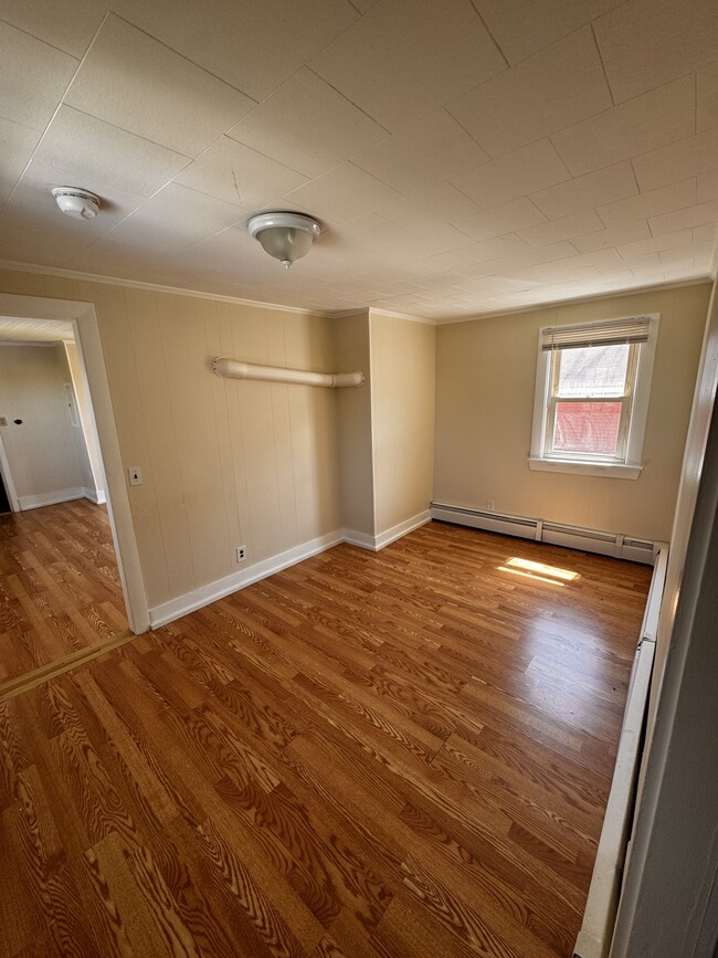 Building Photo - 232 Elm St