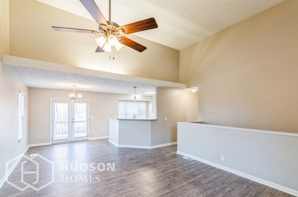 Foto del edificio - NOW AVAILABLE! - 5264 Village Way, Nashvil...