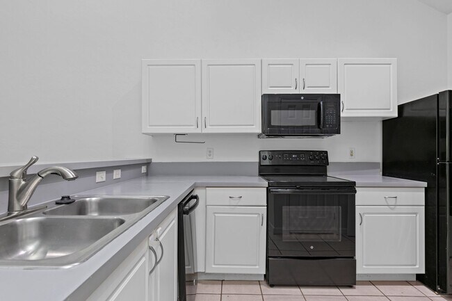 Foto del edificio - Beautifully Updated 2 Bedroom 2 Bath Condo...