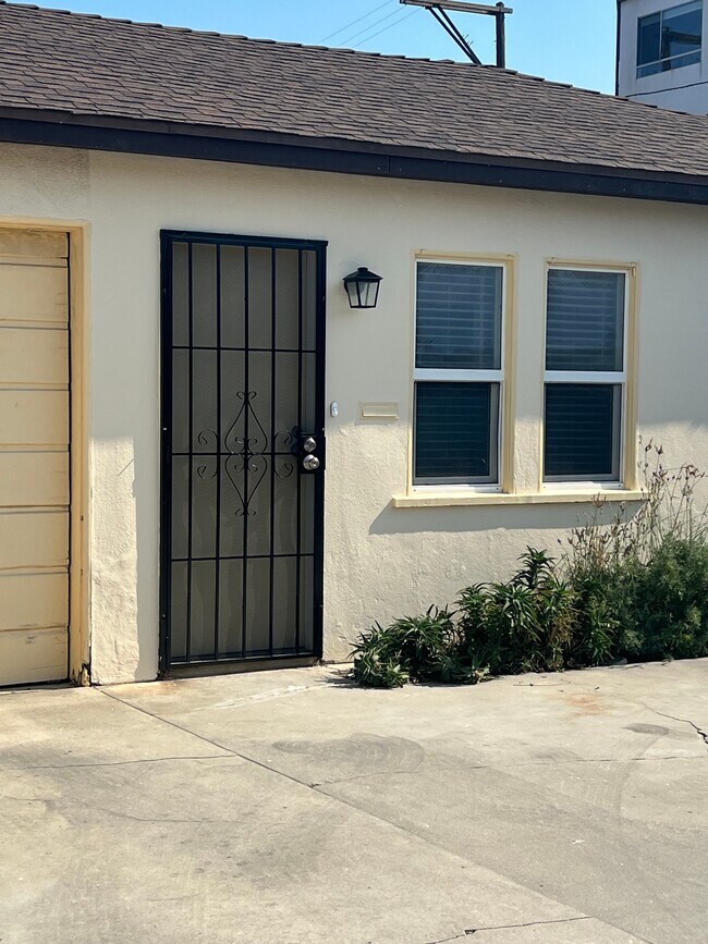 Foto del edificio - 4237 S Centinela Ave