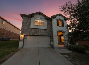 Building Photo - 6908 Osbaldo Dr