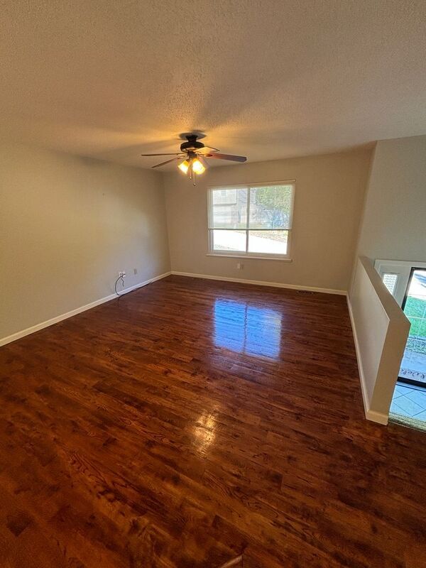 Foto del edificio - 2012 White Haven Dr