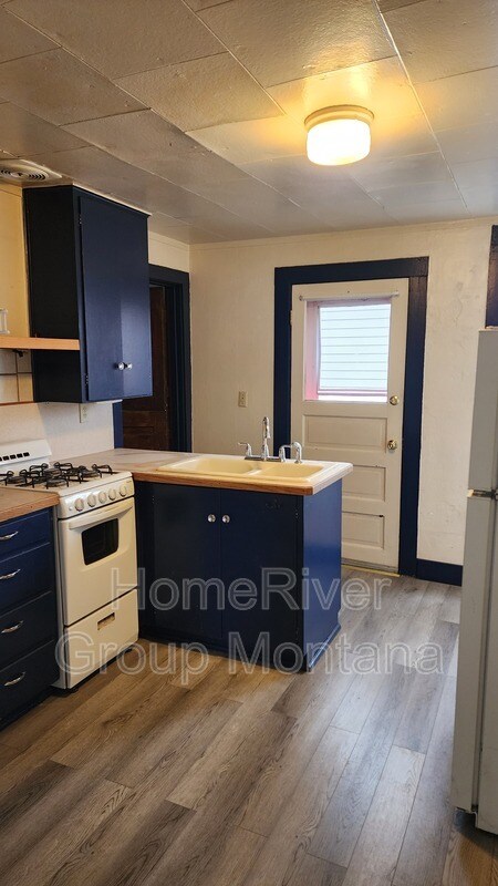 Building Photo - 414 Rollins St