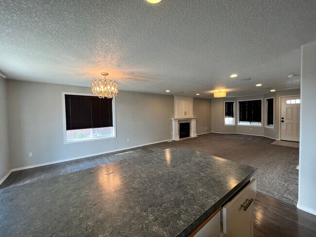 Foto del edificio - Beautifully Updated Home in Sage Point Sch...