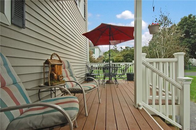 Tenants porch - 521 NY-32