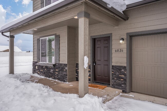 Building Photo - 6026 W Quail Rdg