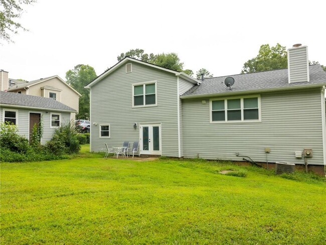 Building Photo - 402 Park Terrace