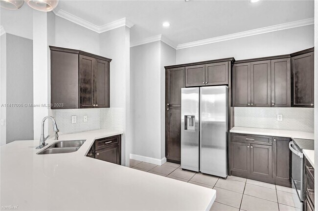 Building Photo - 4 br, 2 bath House - 884 Hawthorn Ter # 0