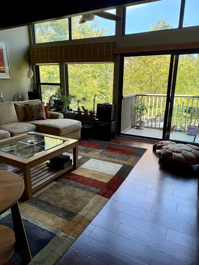 Photo - 1465 E Putnam Ave (Greenwich, CT)