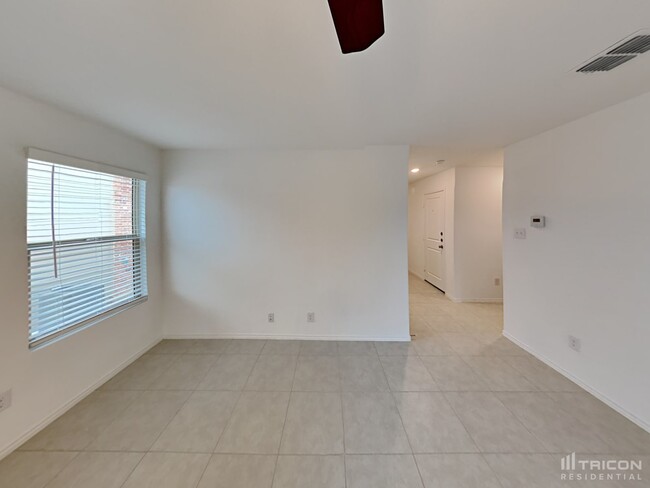 Foto del edificio - 8424 Fawn Creek Dr