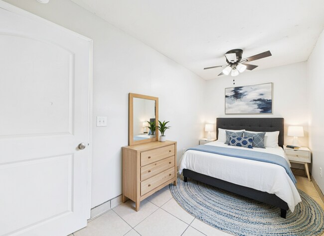 Foto del edificio - 508 General Mouton Ave