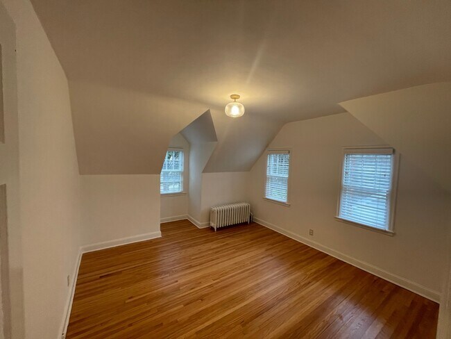 Master Bedroom - 1288 Highland Pky