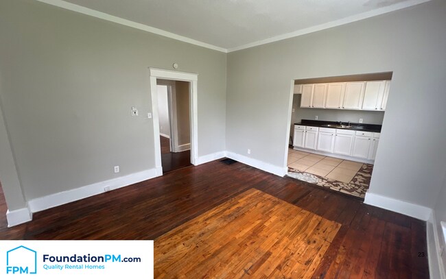 Building Photo - 701 E Alston Ave
