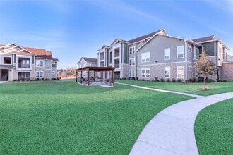 Building Photo - 4633 Campus Dr