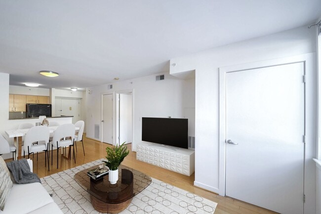 Building Photo - Spacious 1BR + Parking and Building Amenit...