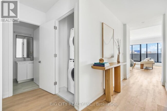 Building Photo - 36 Brentcliffe Rd