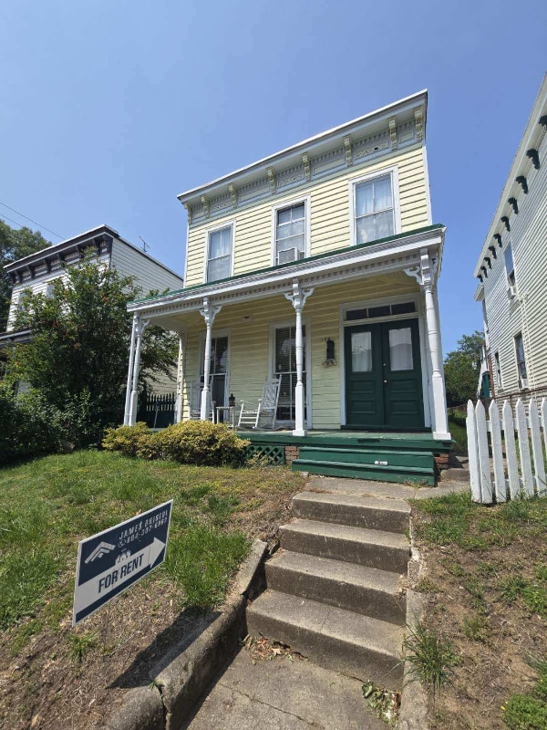 Primary Photo - 126 S Laurel St