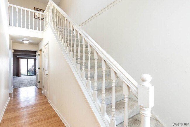 Foto del edificio - 319 King Peterson Rd