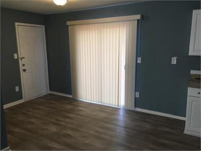 Building Photo - 324 Macedonia Rd SE