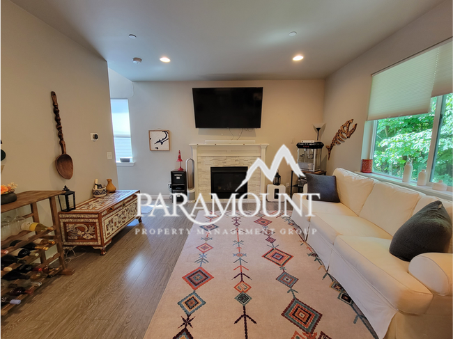 Foto del edificio - Charming 3-Bedroom Home in Prime Port Orchard Location!
